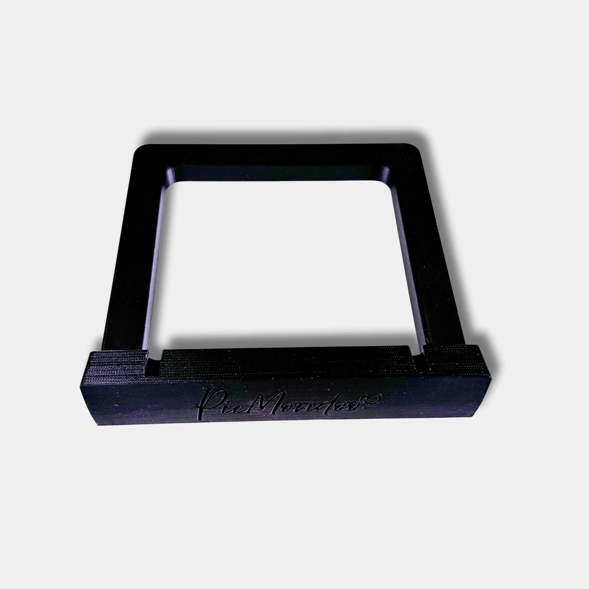 Base for a small container wall