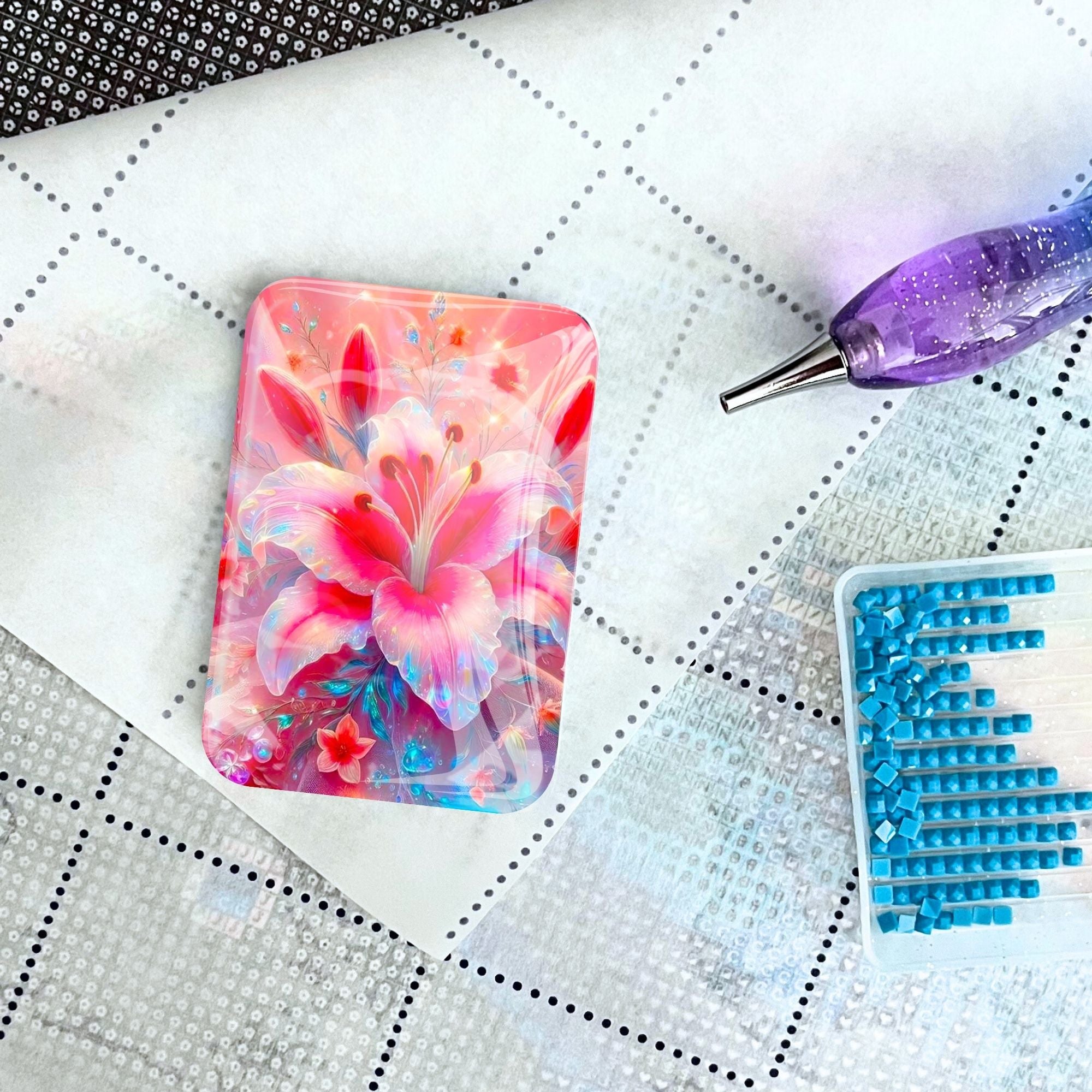 Cover Minder - Delicate Lily in Soft Pink
