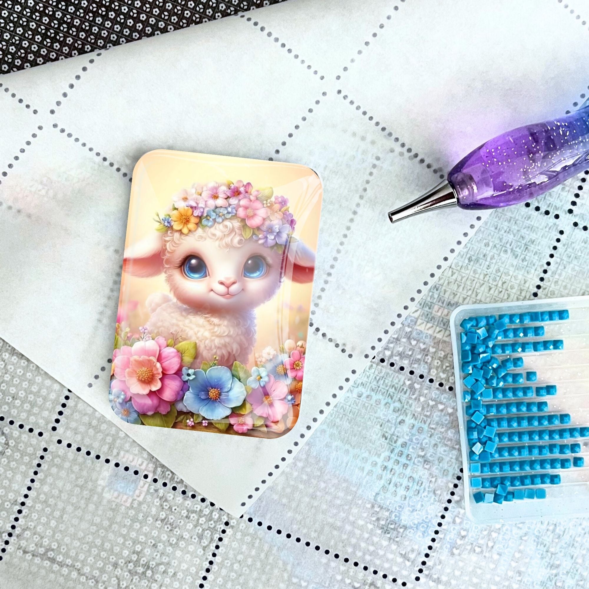Cover Minder - Easter Lamb Lupina