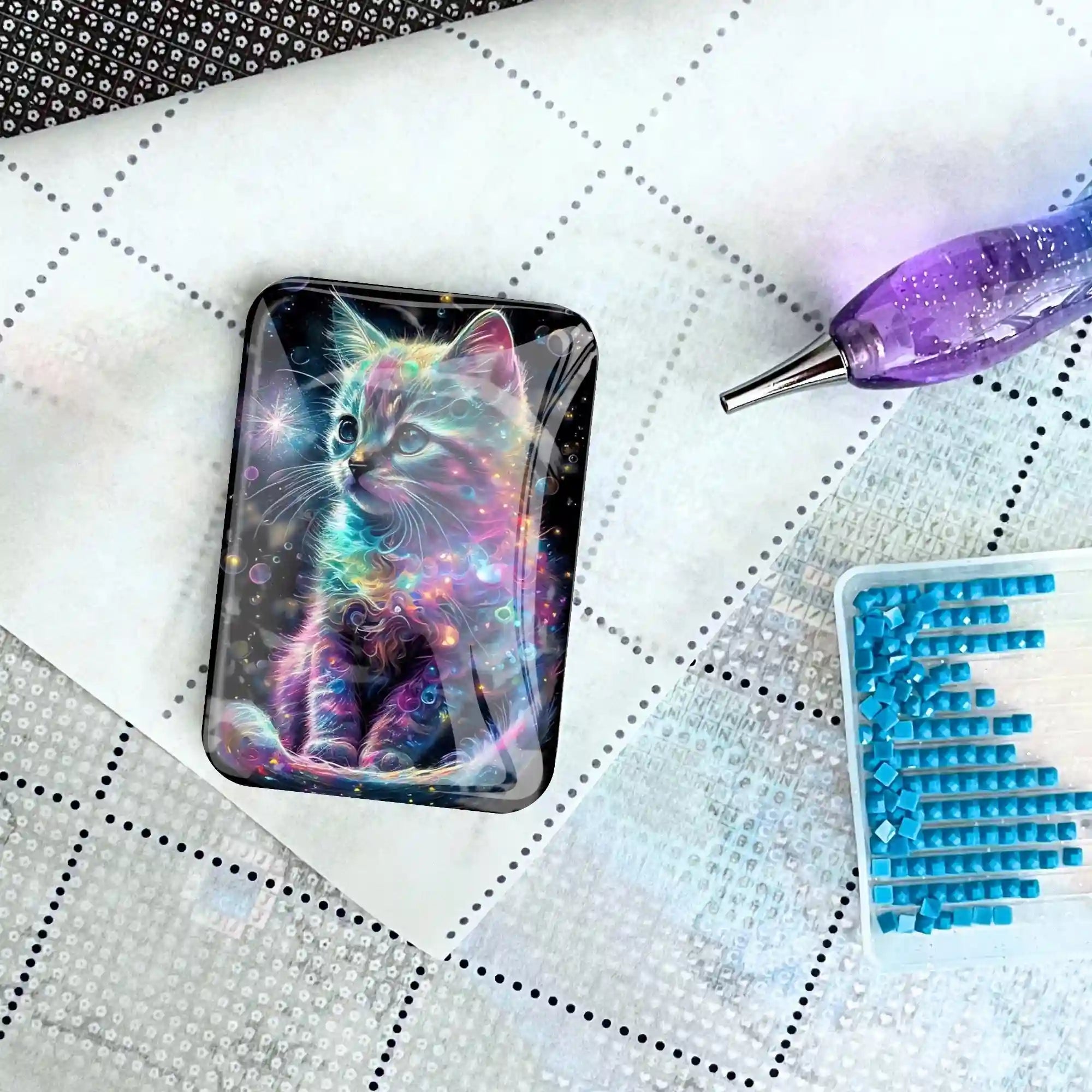 Cover Minder – Colorful Kitten