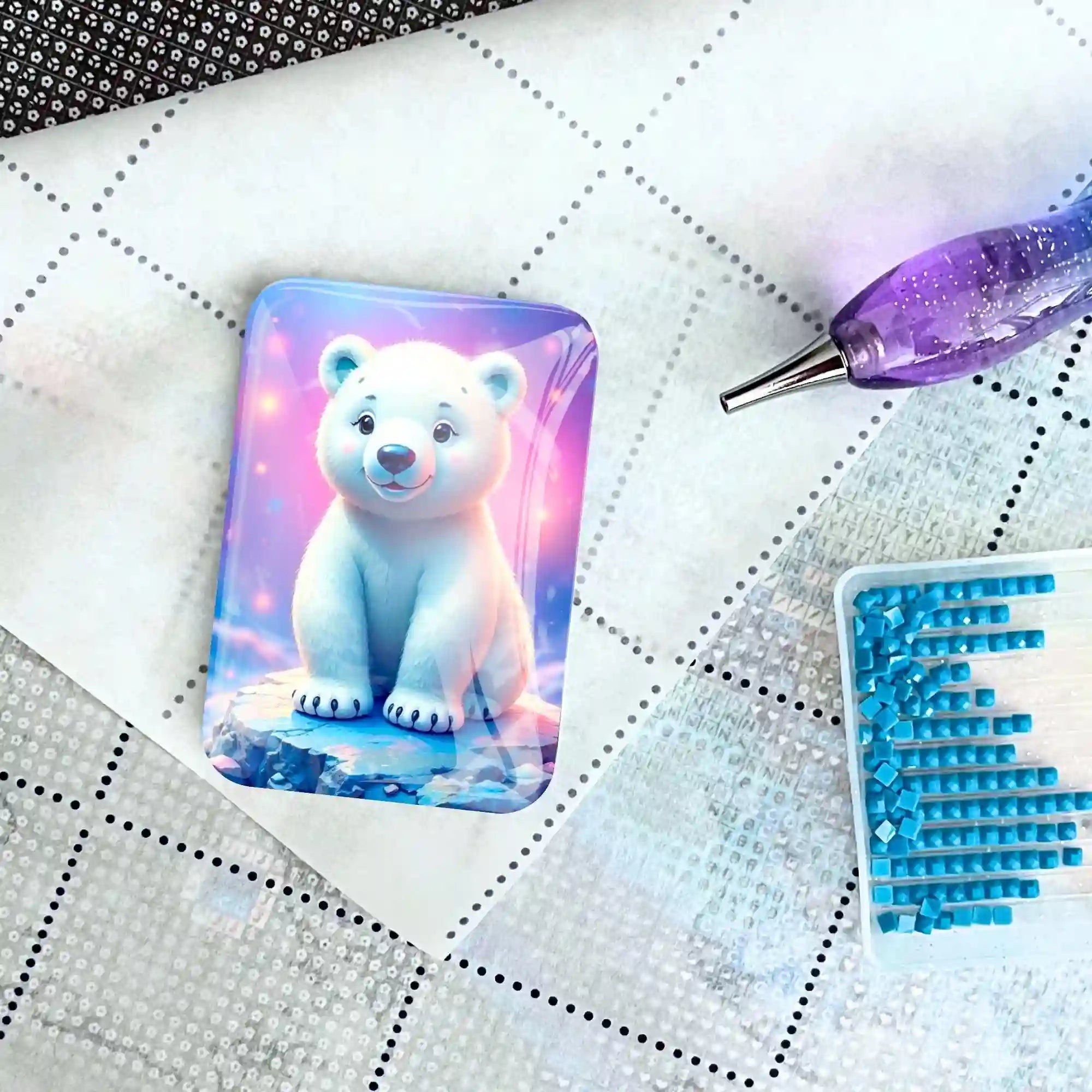 Cover Minder - Polar Bear Hugo