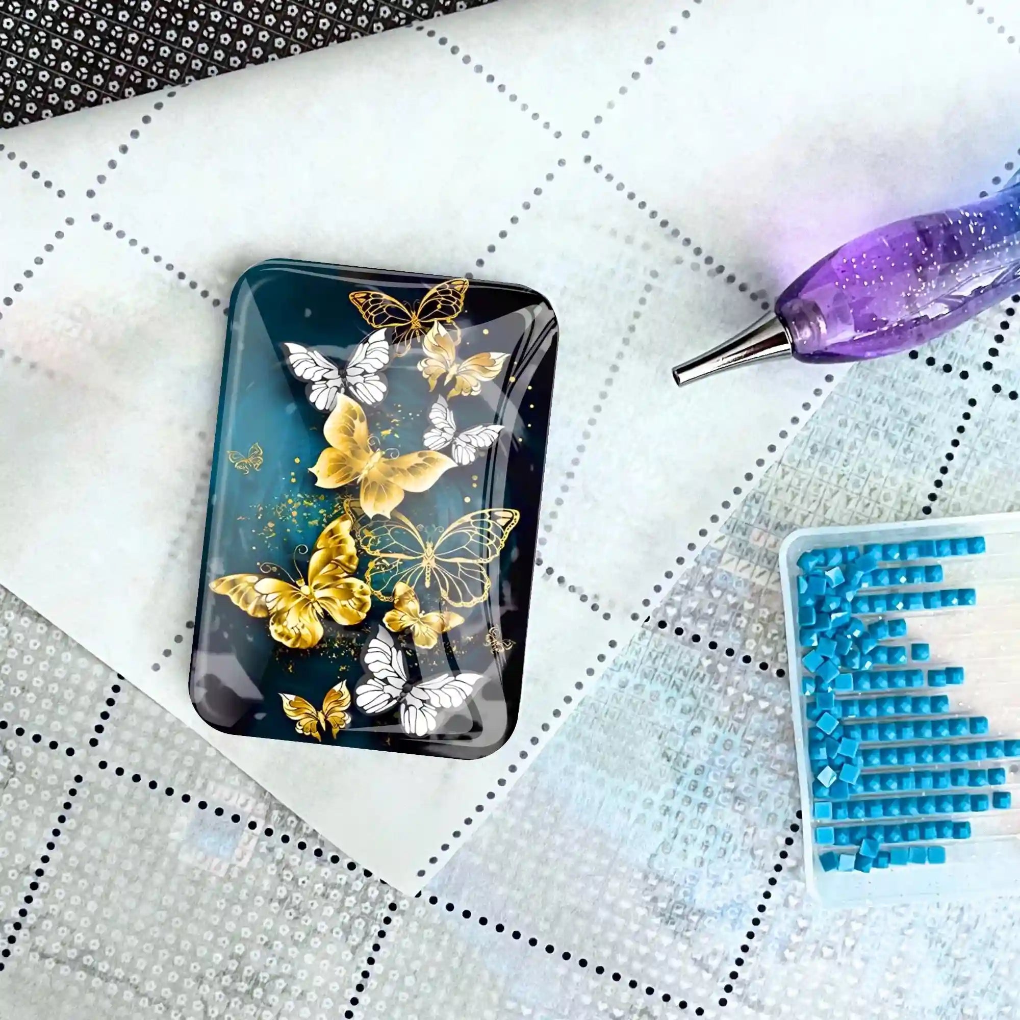 Cover Minder - Golden Butterflies