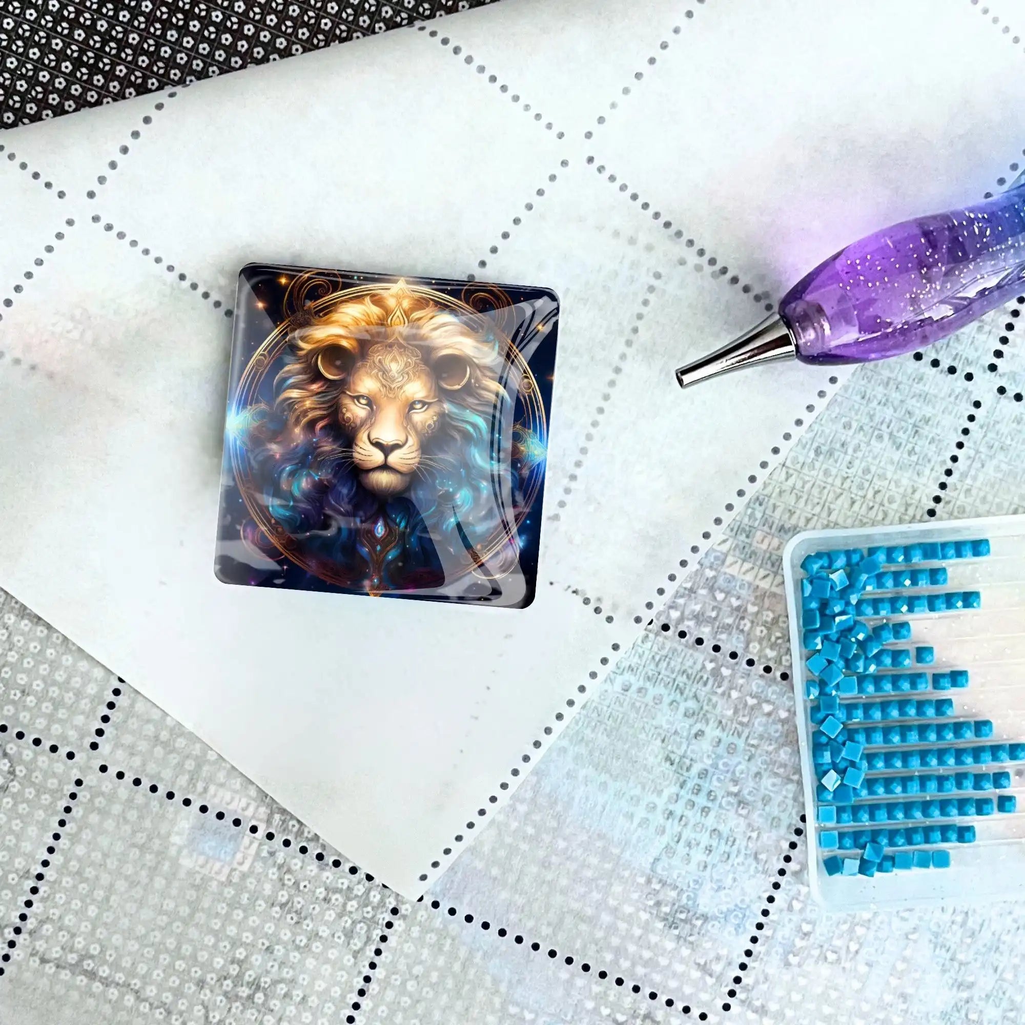 Cover Minder - Leo Zodiac Sign